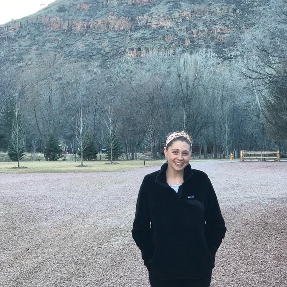 Meet your Posher, Krista Mae ☀️ - Picture 3 of 3